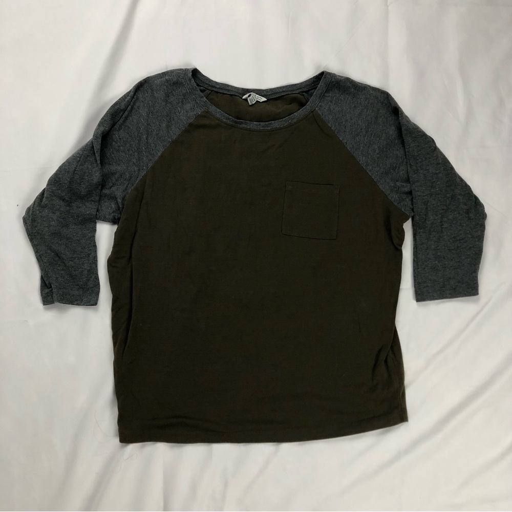 **5 ITEMS FOR $5** Forever 21 Baseball TShirt